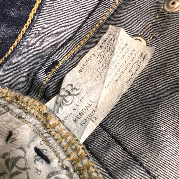 Ladies jeans Rock & Republic “Kendall” size 12  inseam 25” - Picture 4 of 4